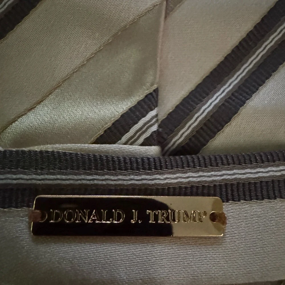 Donald J. Trump Signature Collection Gold Tie NWTs